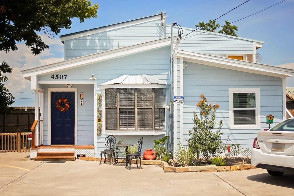 4507 W Bayshore Drive Bacliff, TX 77518