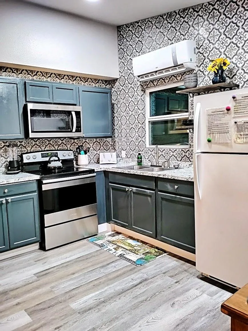 4507 W Bayshore Drive Bacliff, TX 77518