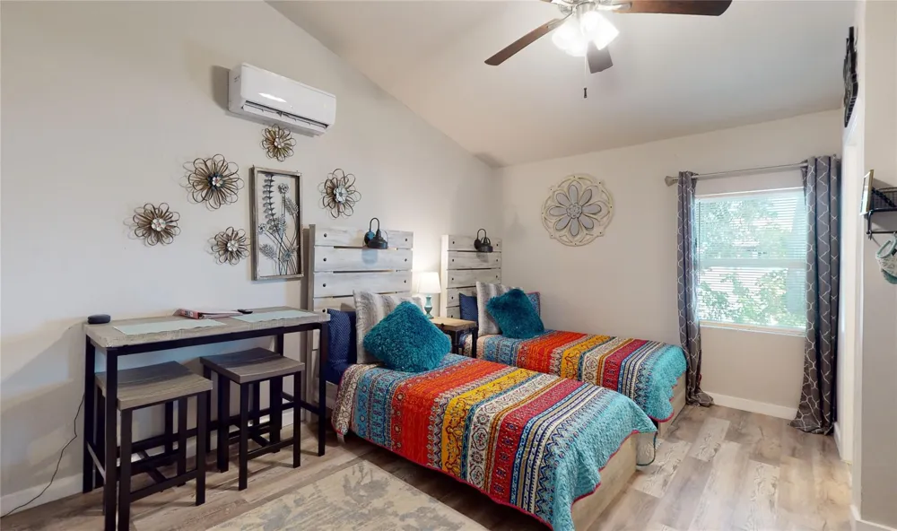4507 W Bayshore Drive Bacliff, TX 77518