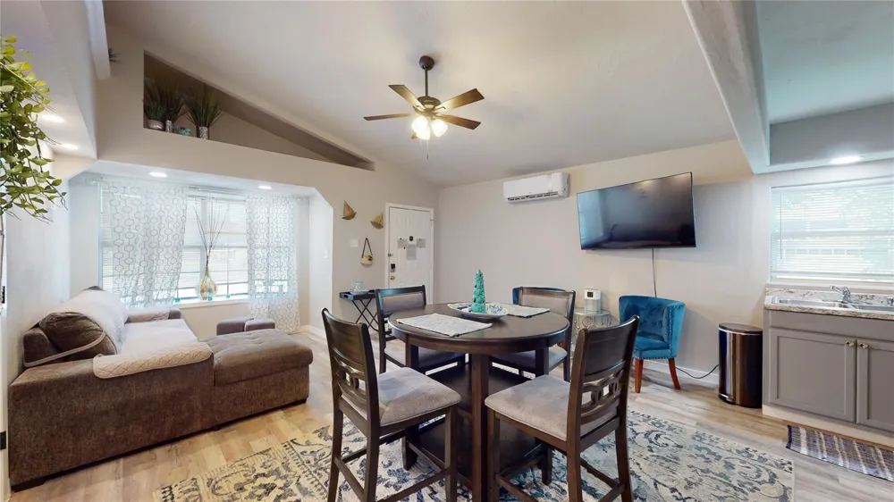 4507 W Bayshore Drive Bacliff, TX 77518