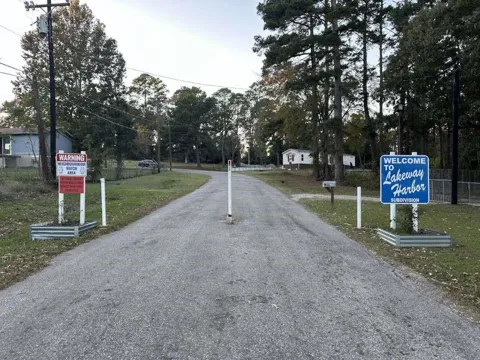 22785 Lakeway Harbor