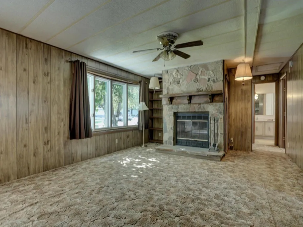 2746 Shady Creek Lane Freeport, TX 77541