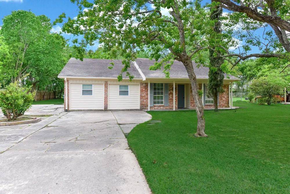 18610 Anne Drive Webster, TX 77058