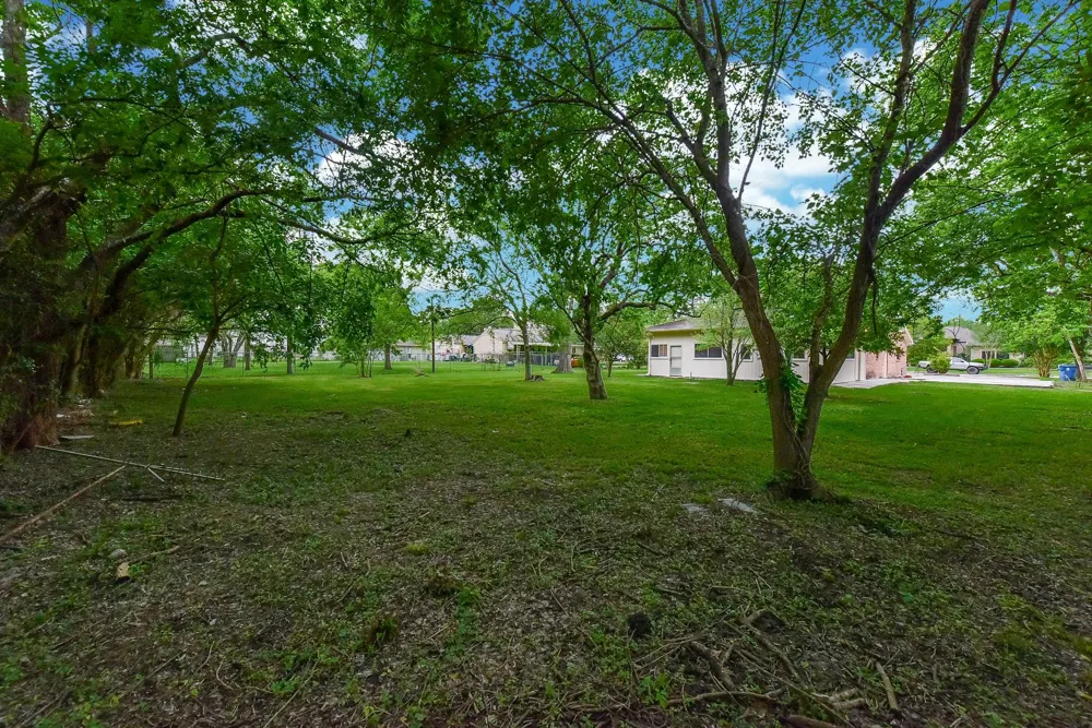 18610 Anne Drive Webster, TX 77058