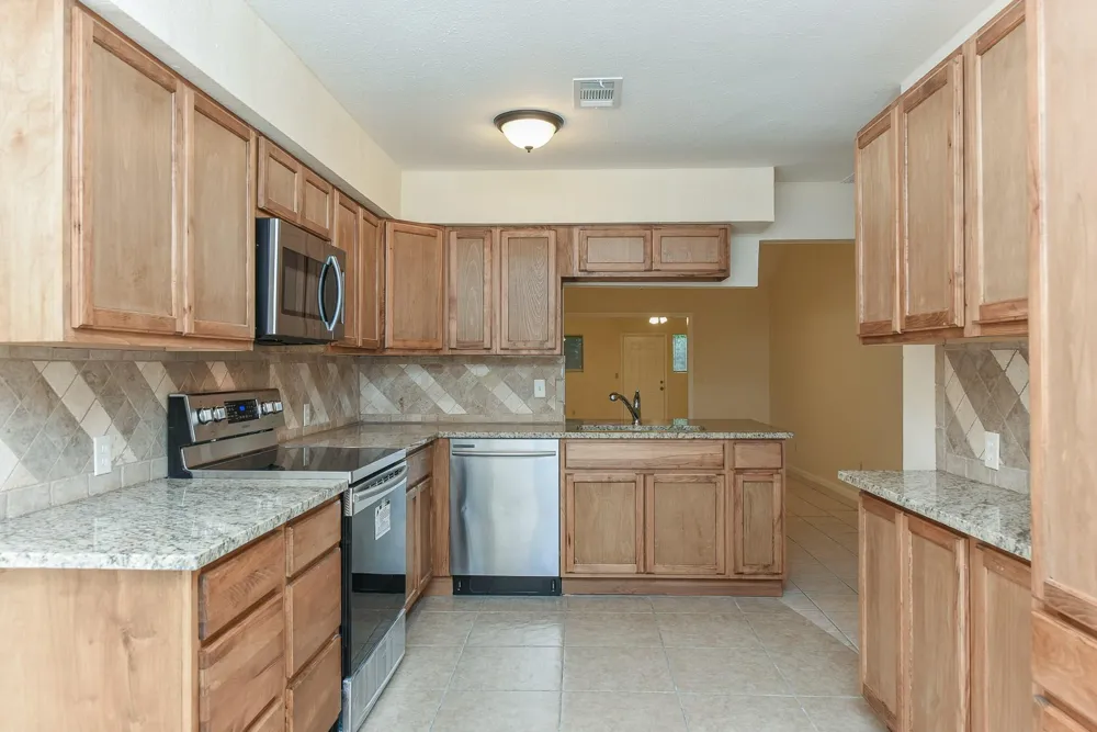 18610 Anne Drive Webster, TX 77058