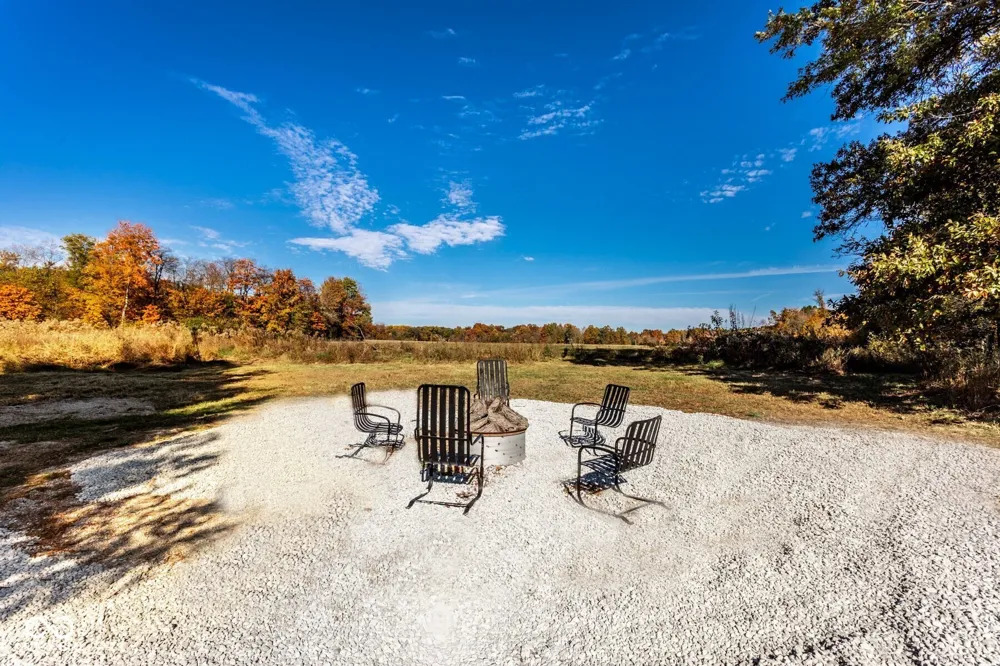 13808 W County Road 500 Jasonville, IN 47438