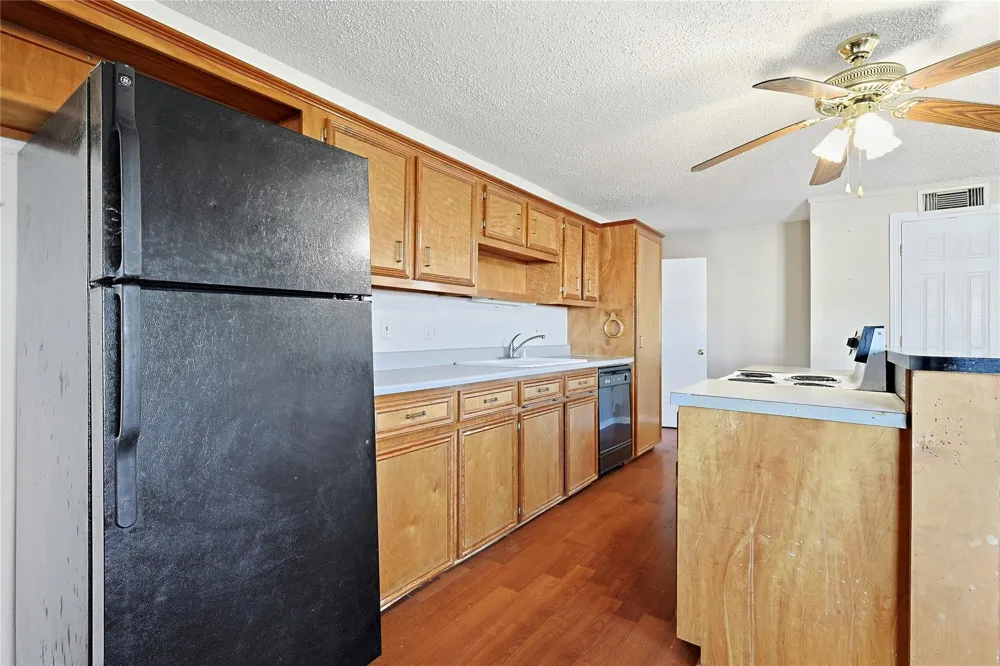 434 Pompano Street Bayou Vista, TX 77563