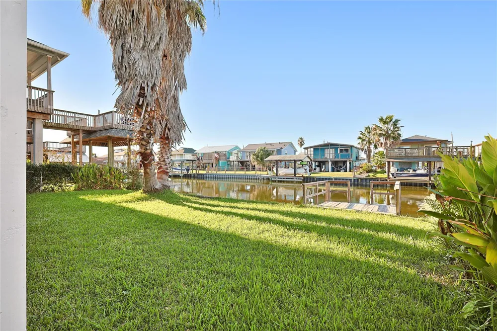 434 Pompano Street Bayou Vista, TX 77563