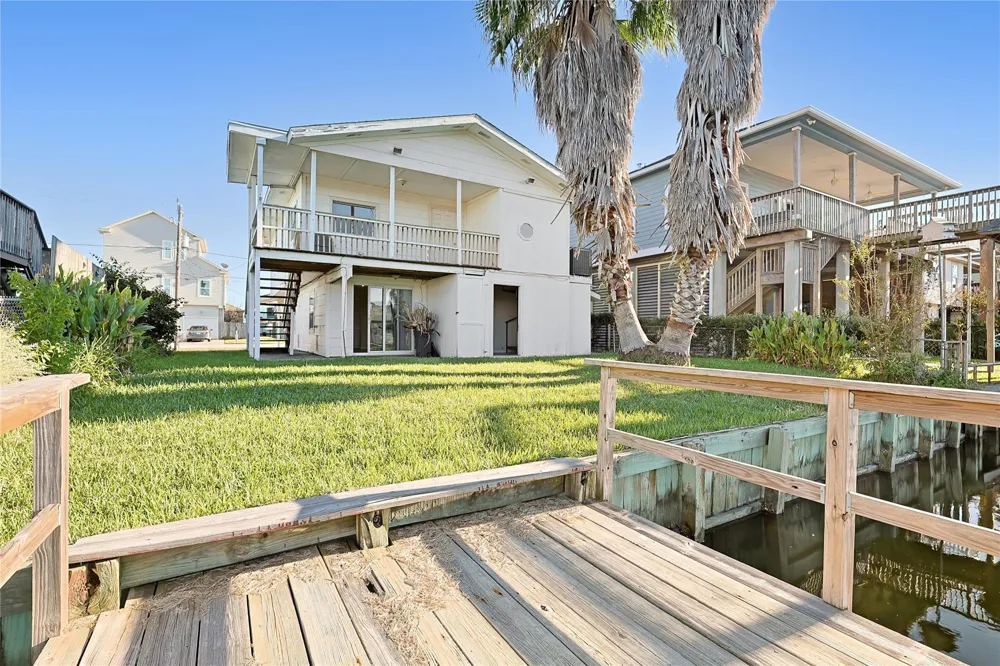434 Pompano Street Bayou Vista, TX 77563
