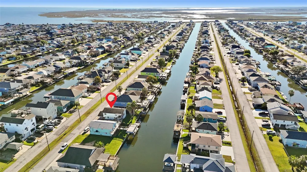 434 Pompano Street Bayou Vista, TX 77563