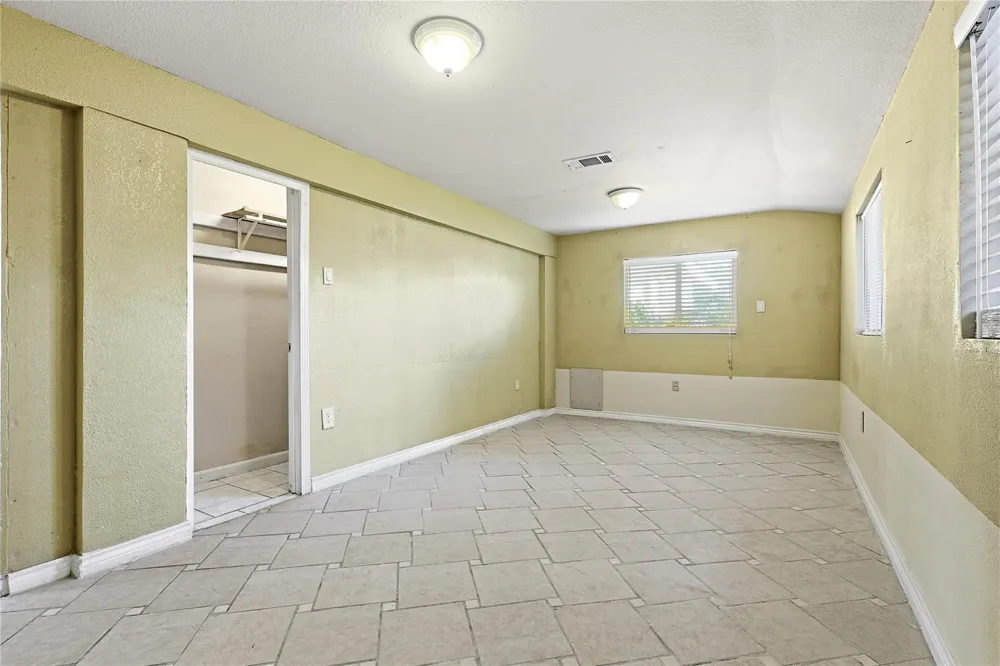 434 Pompano Street Bayou Vista, TX 77563