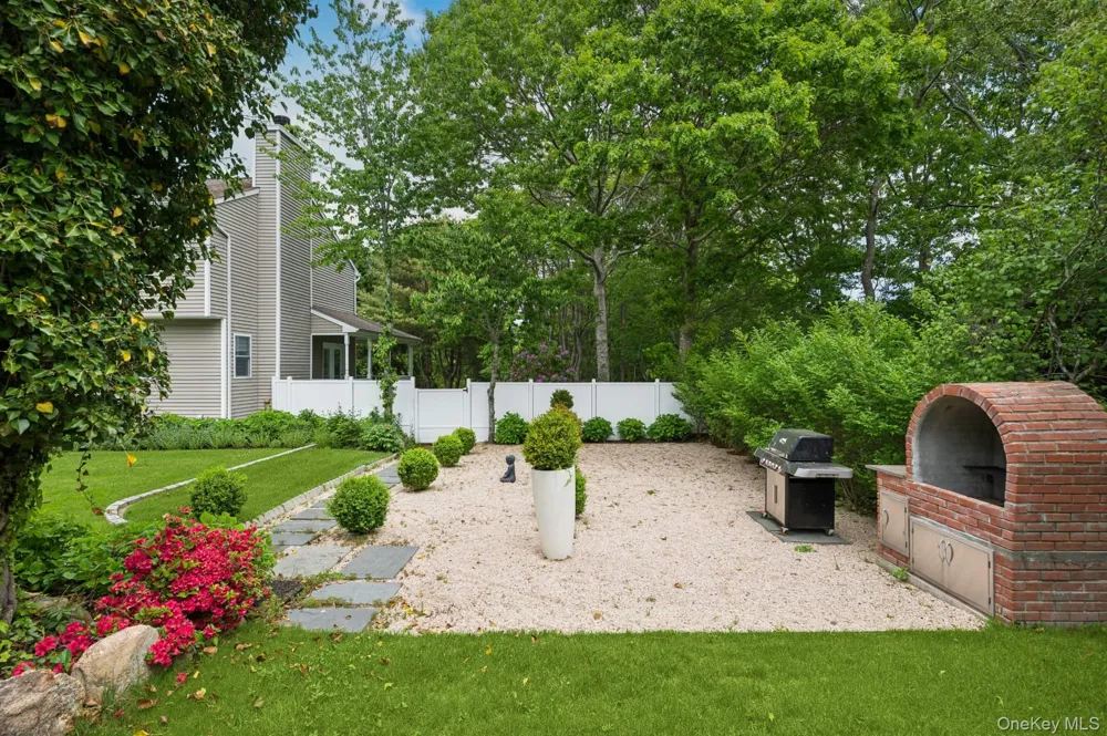 167 Tuckahoe Lane Southampton, NY 11968