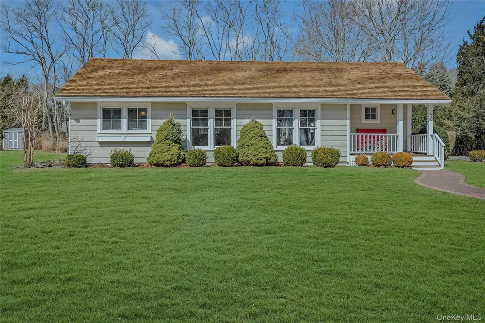 635 Strohson Road Cutchogue, NY 11935