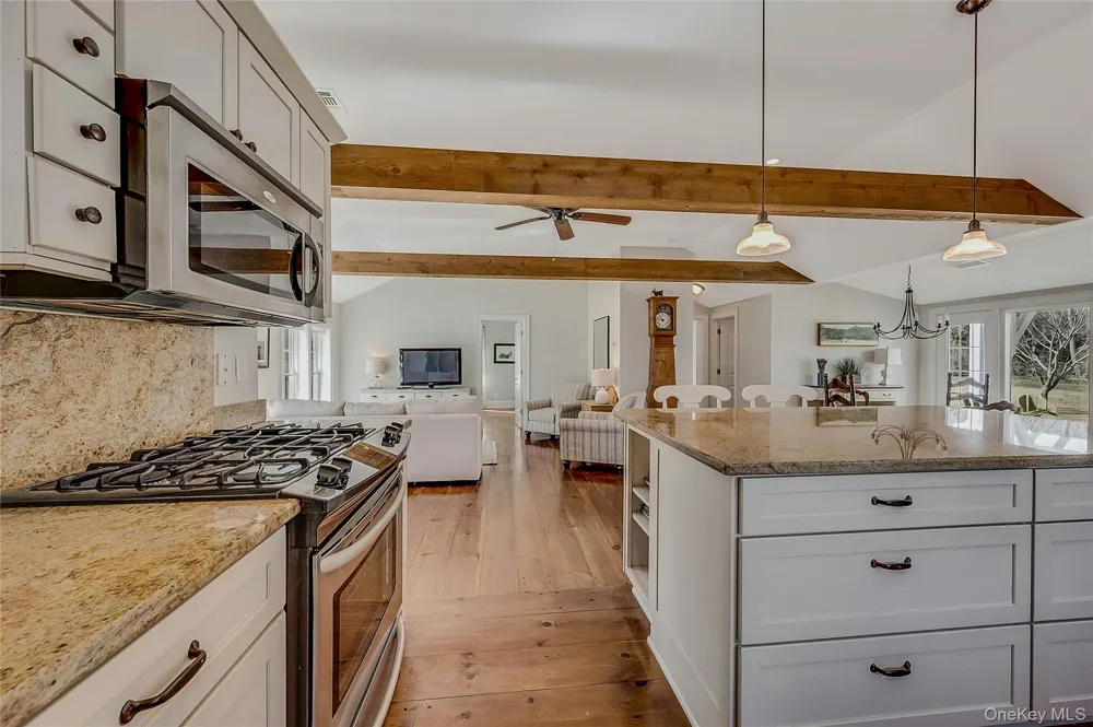 635 Strohson Road Cutchogue, NY 11935