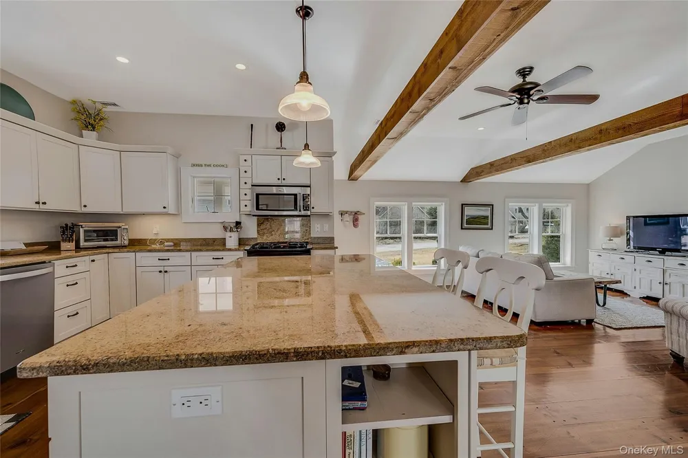 635 Strohson Road Cutchogue, NY 11935