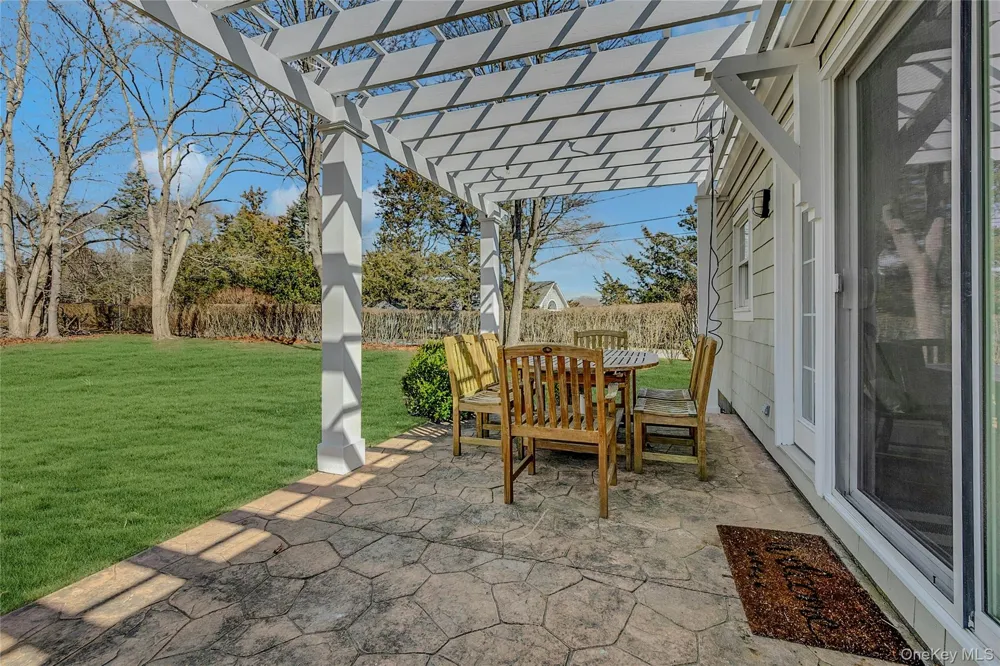 635 Strohson Road Cutchogue, NY 11935