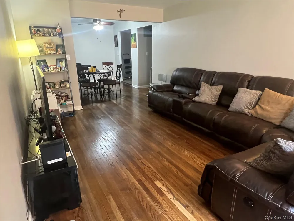 2080 Barnes Avenue #4C Bronx, NY 10462