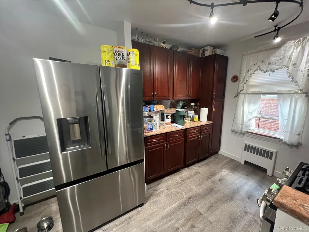 2080 Barnes Avenue #4C Bronx, NY 10462