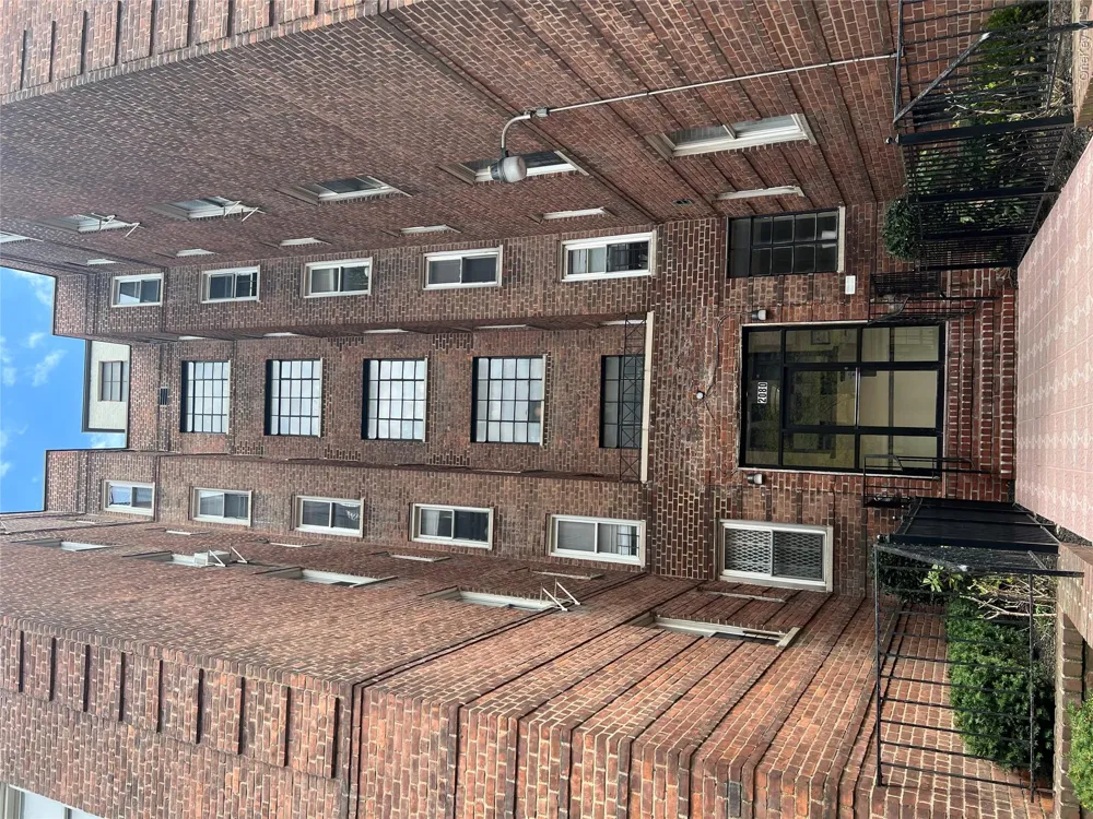 2080 Barnes Avenue #4C Bronx, NY 10462