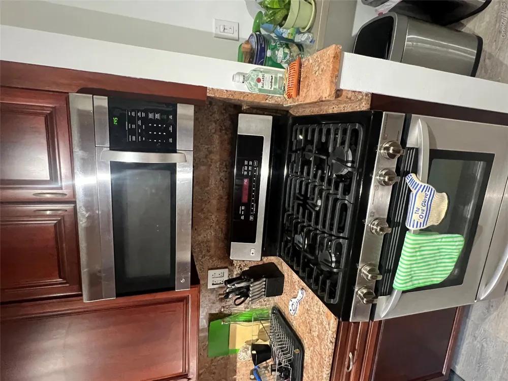 2080 Barnes Avenue #4C Bronx, NY 10462