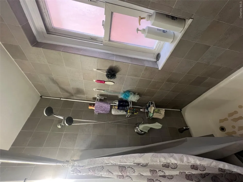 2080 Barnes Avenue #4C Bronx, NY 10462