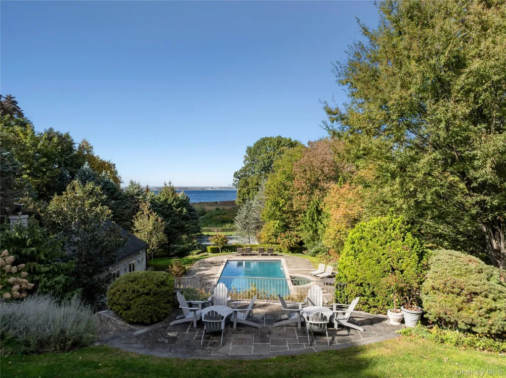 25 Soundview Lane Sands Point, NY 11050
