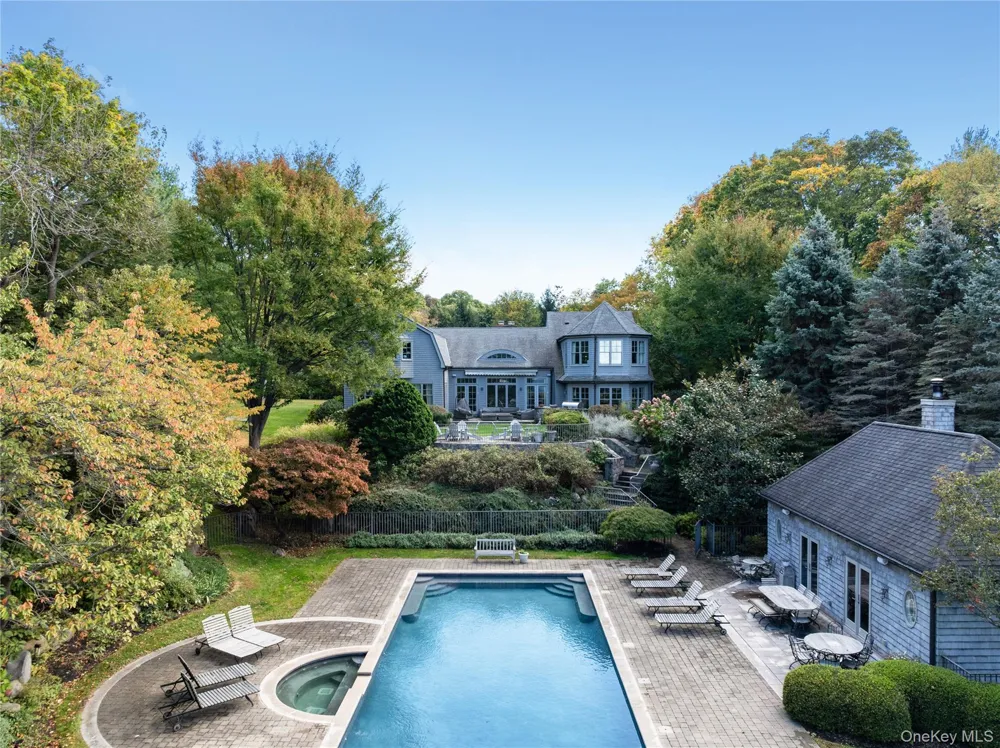 25 Soundview Lane Sands Point, NY 11050