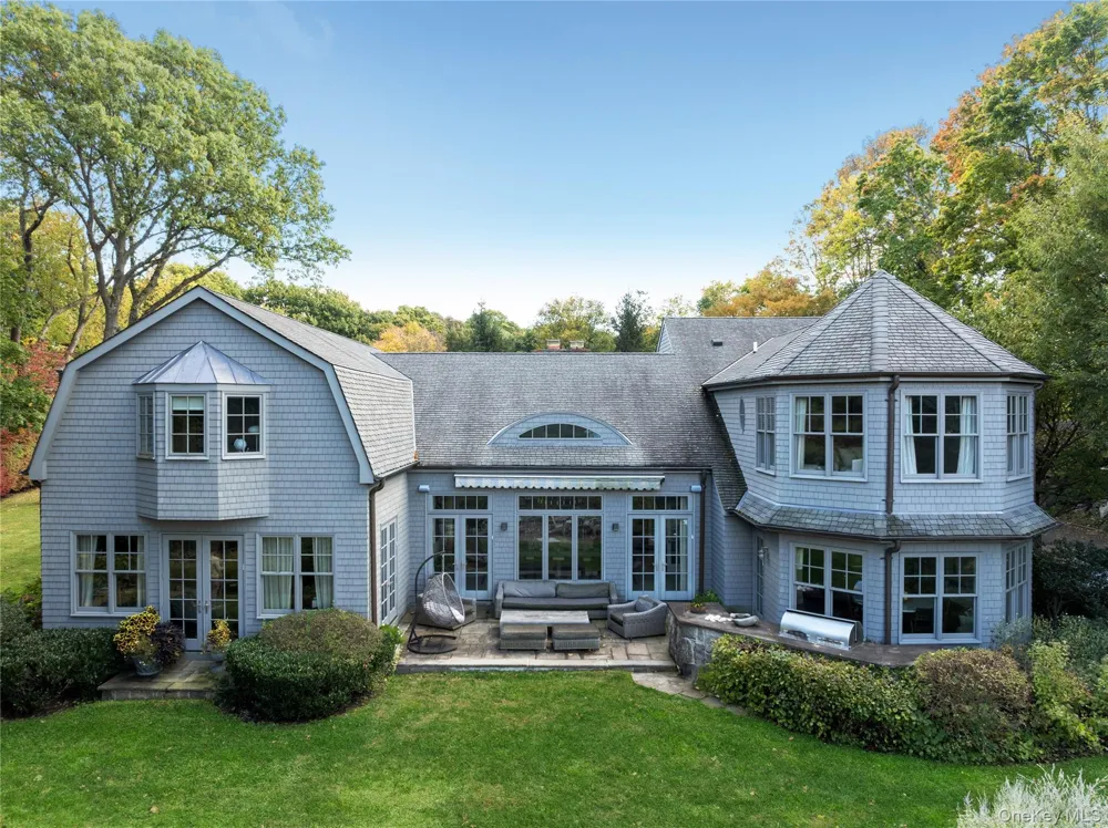 25 Soundview Lane Sands Point, NY 11050