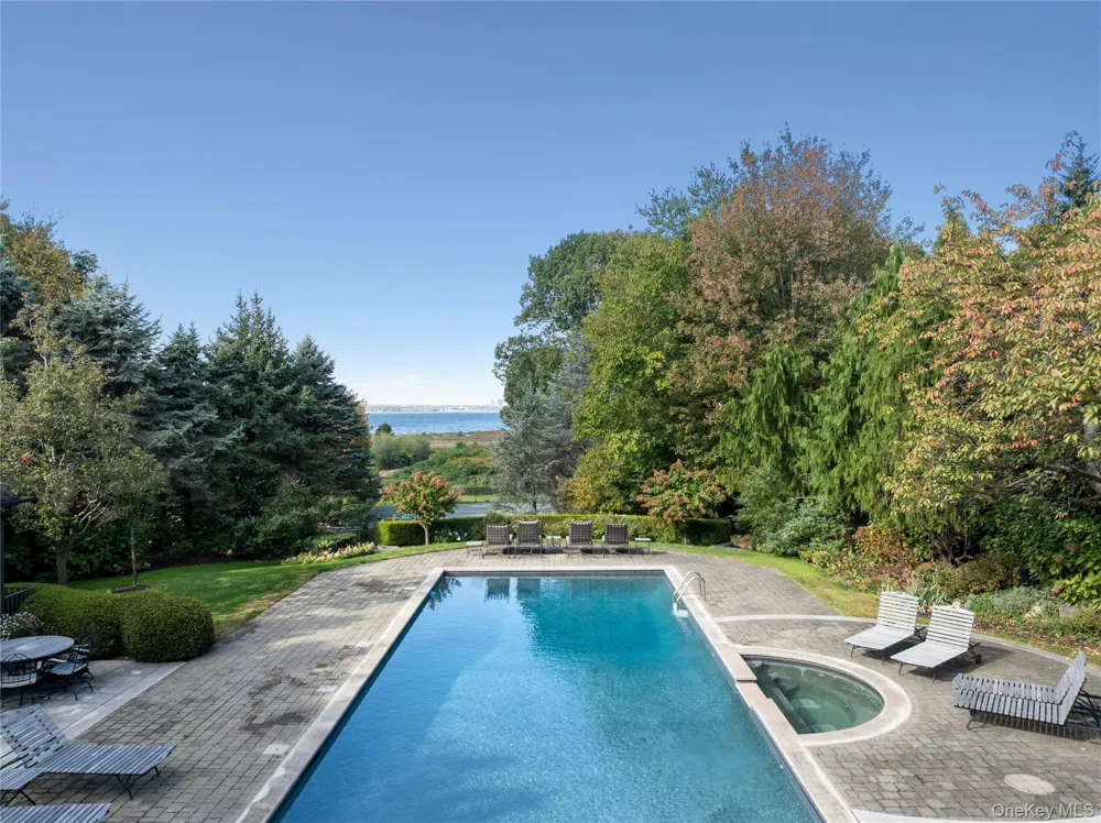 25 Soundview Lane Sands Point, NY 11050