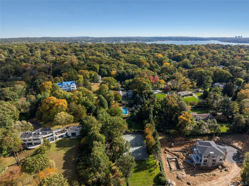 25 Soundview Lane Sands Point, NY 11050