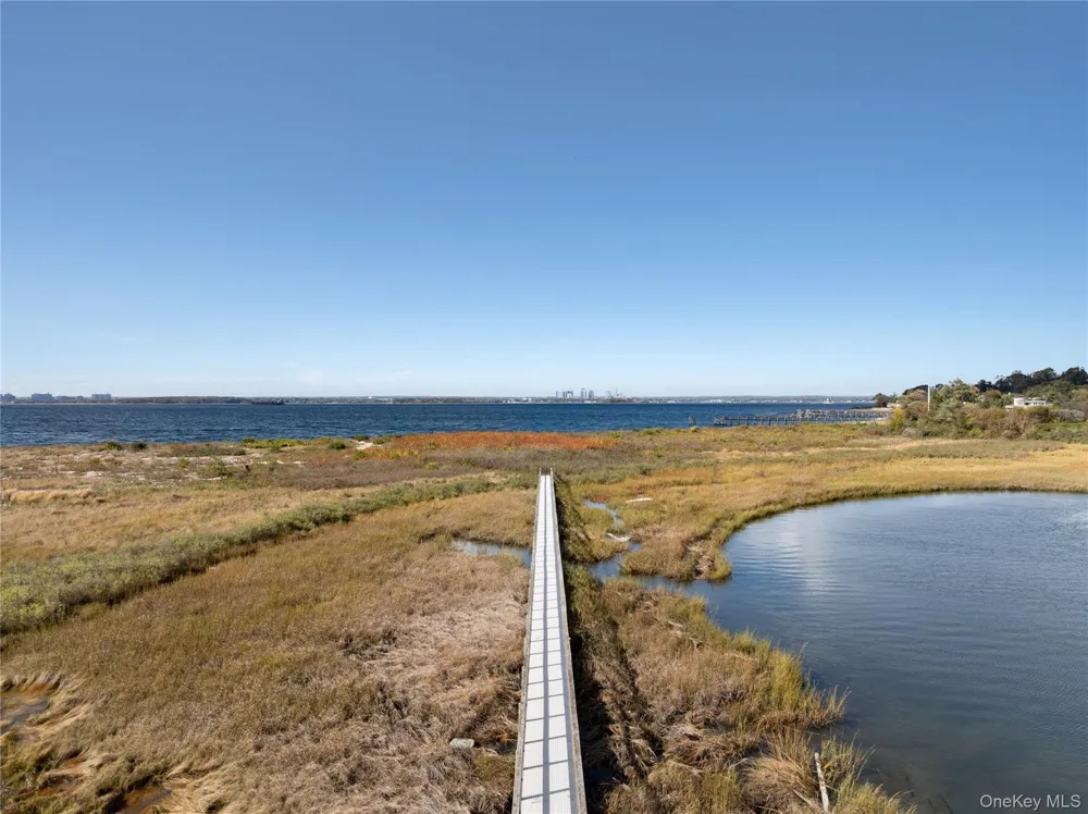 25 Soundview Lane Sands Point, NY 11050