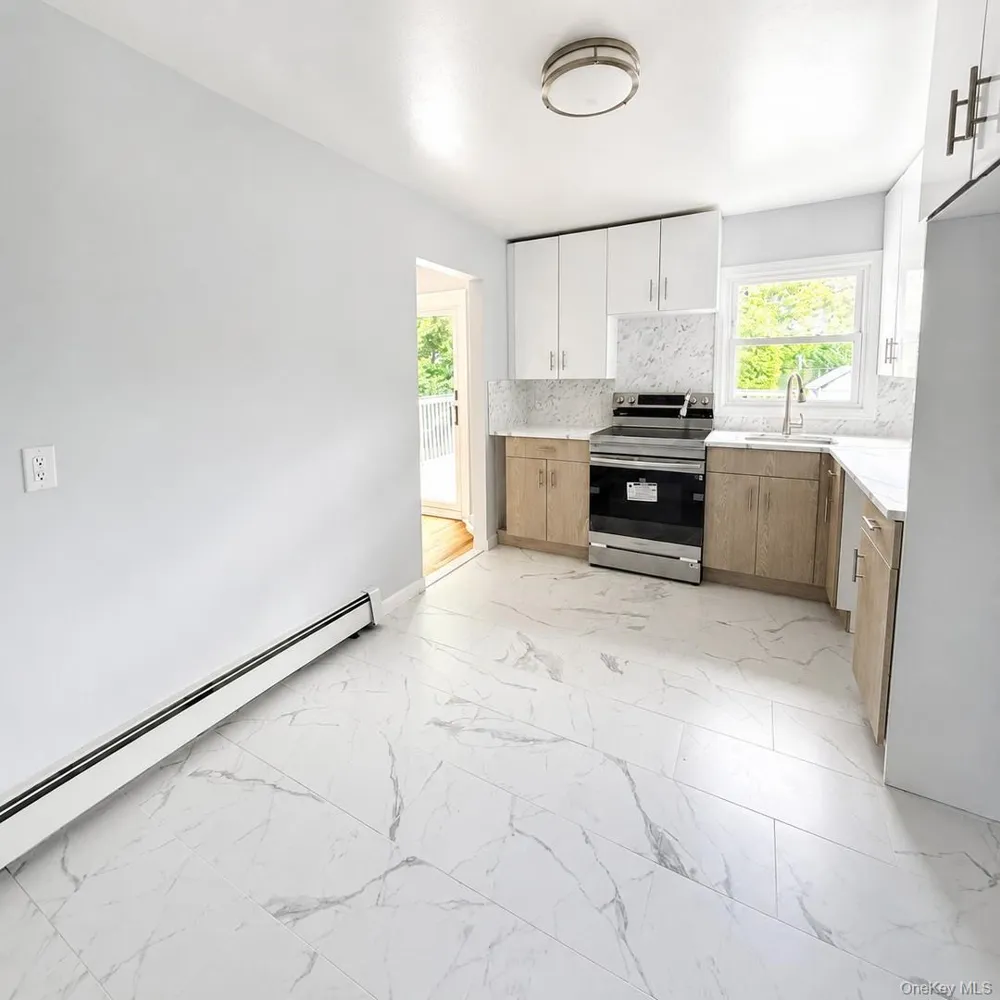 324 Buckingham Road Cedarhurst, NY 11516