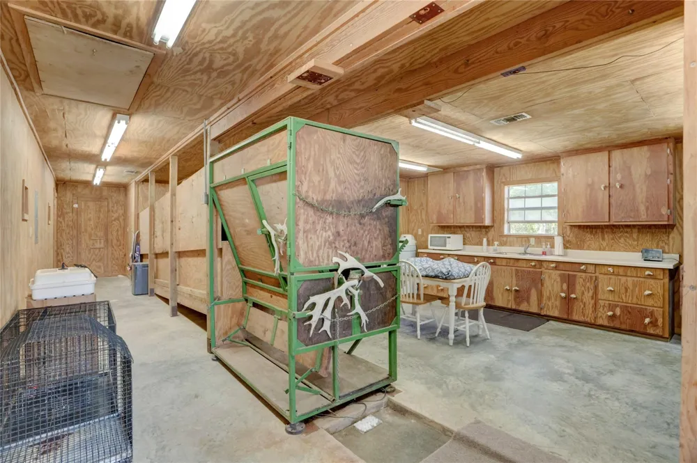 4854 Coshatte Road Bellville, TX 77418