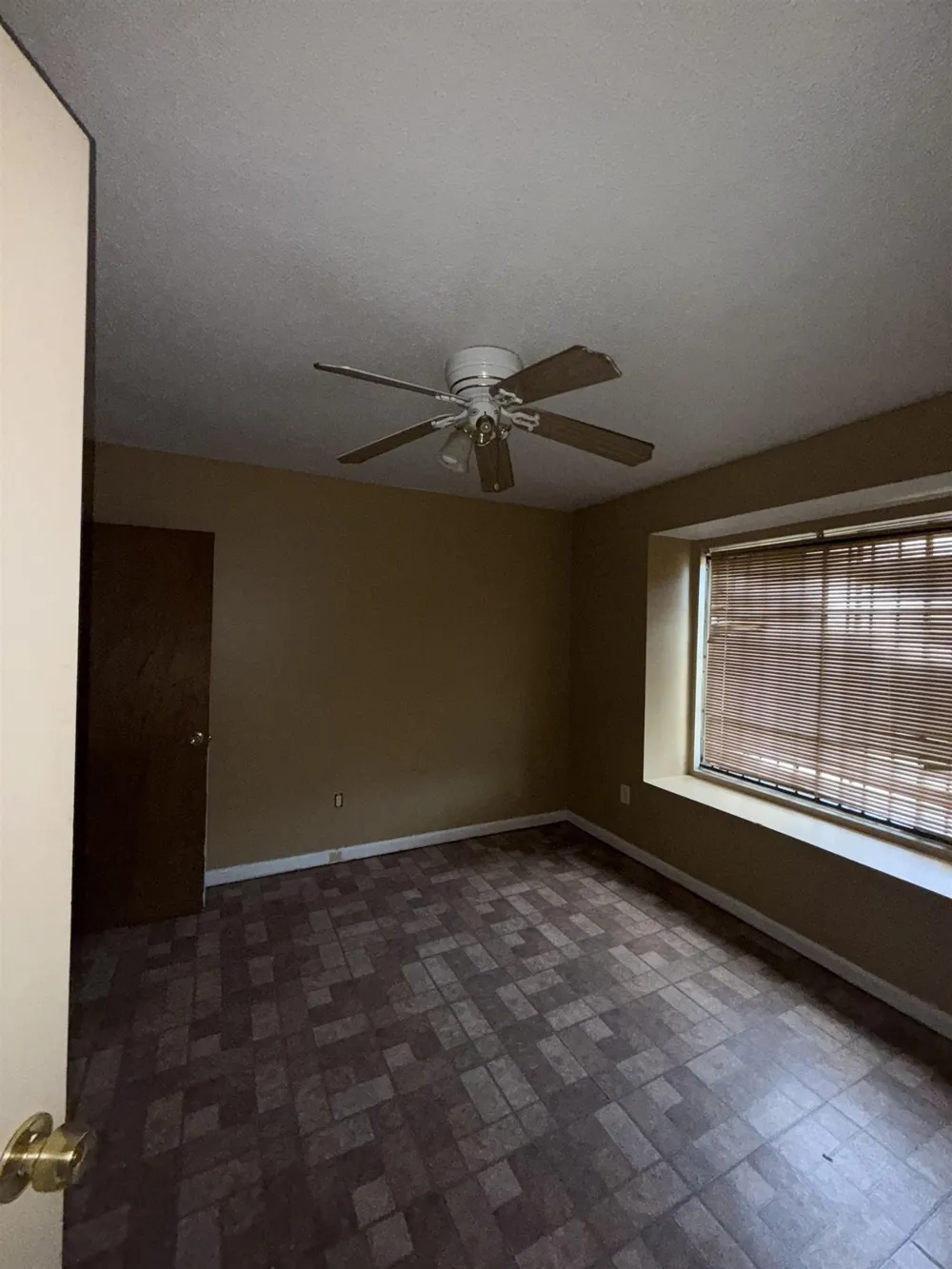 4797 MYRLEN DR Memphis, TN 38118