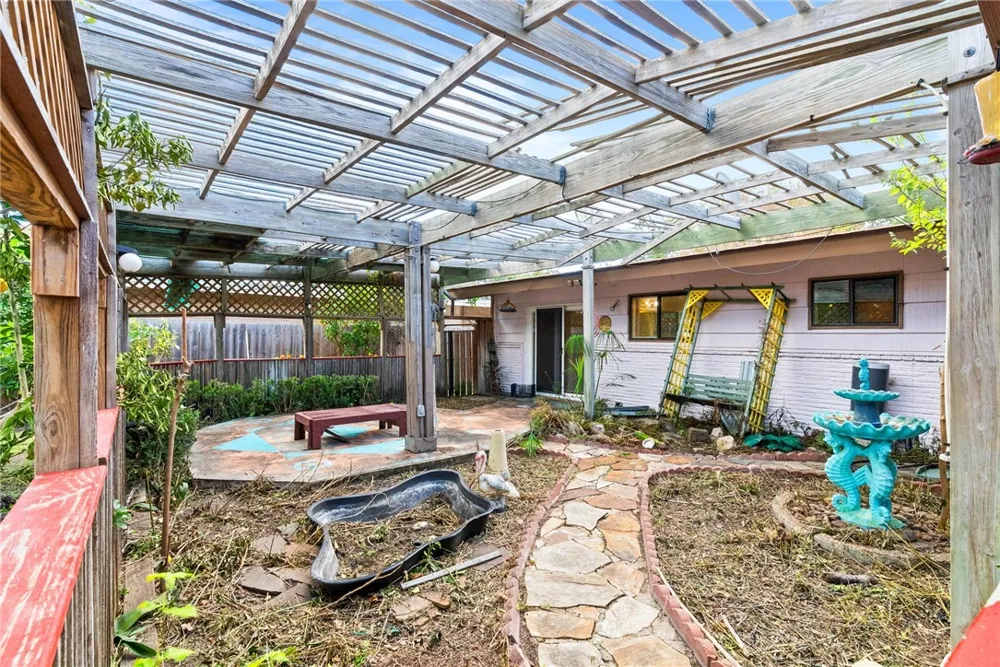 518 Dolphin Place Corpus Christi, TX 78411