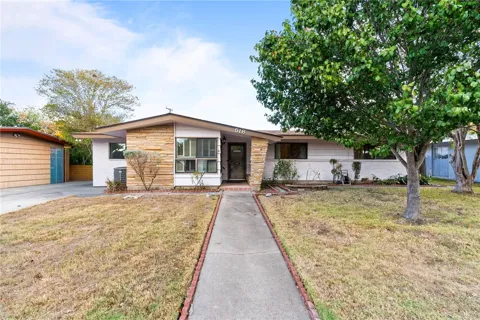 518 Dolphin Place