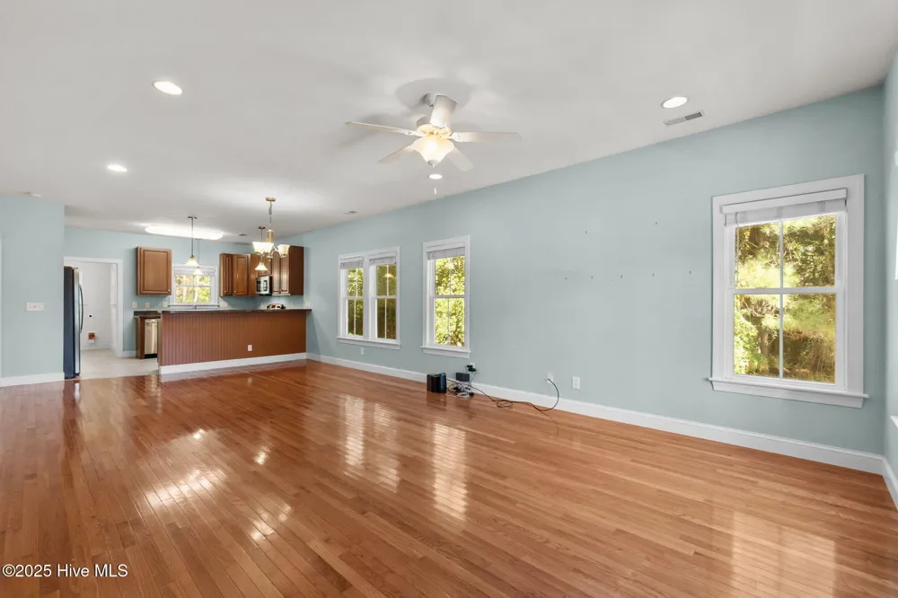 601 Viccars Lane Manteo, NC 27954