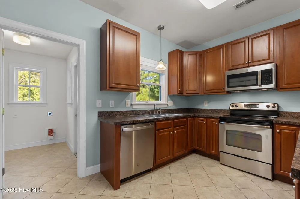 601 Viccars Lane Manteo, NC 27954
