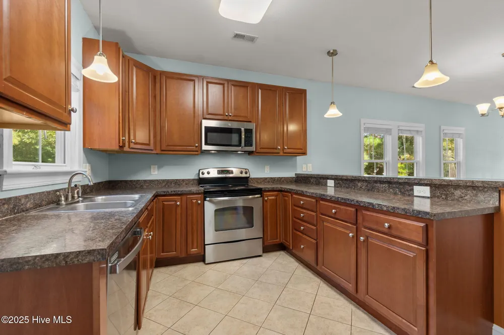 601 Viccars Lane Manteo, NC 27954