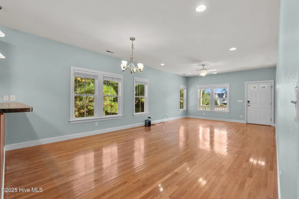 601 Viccars Lane Manteo, NC 27954