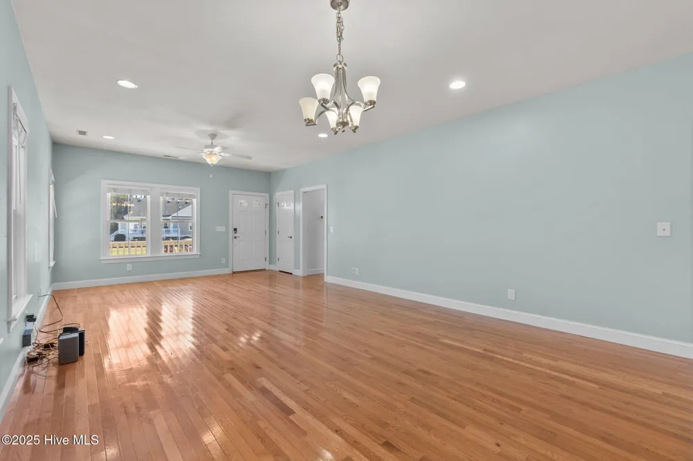 601 Viccars Lane Manteo, NC 27954