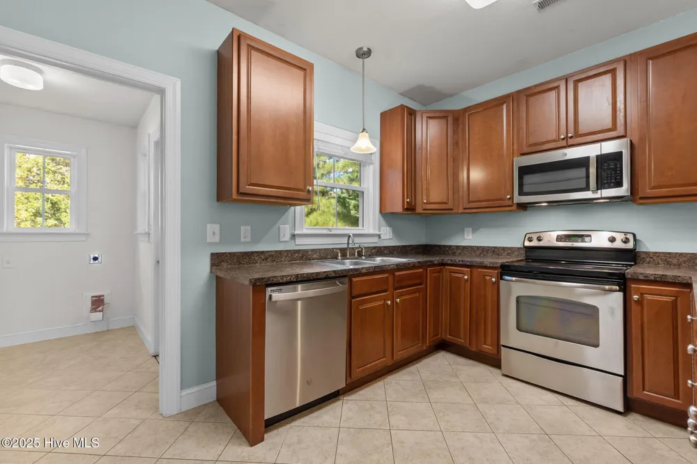 601 Viccars Lane Manteo, NC 27954
