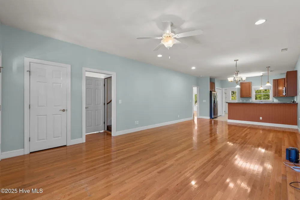 601 Viccars Lane Manteo, NC 27954