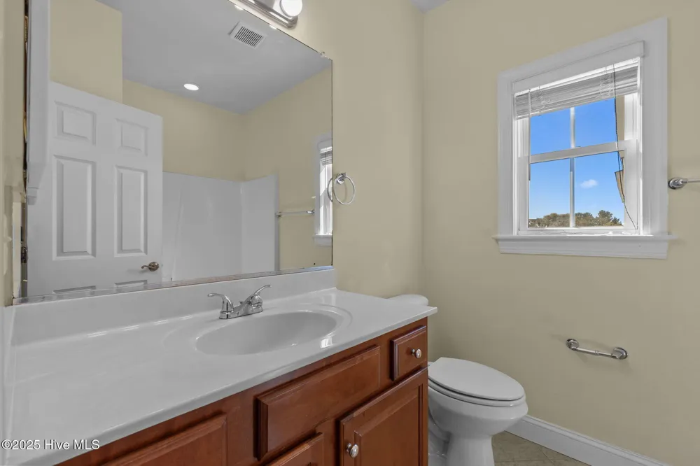 601 Viccars Lane Manteo, NC 27954
