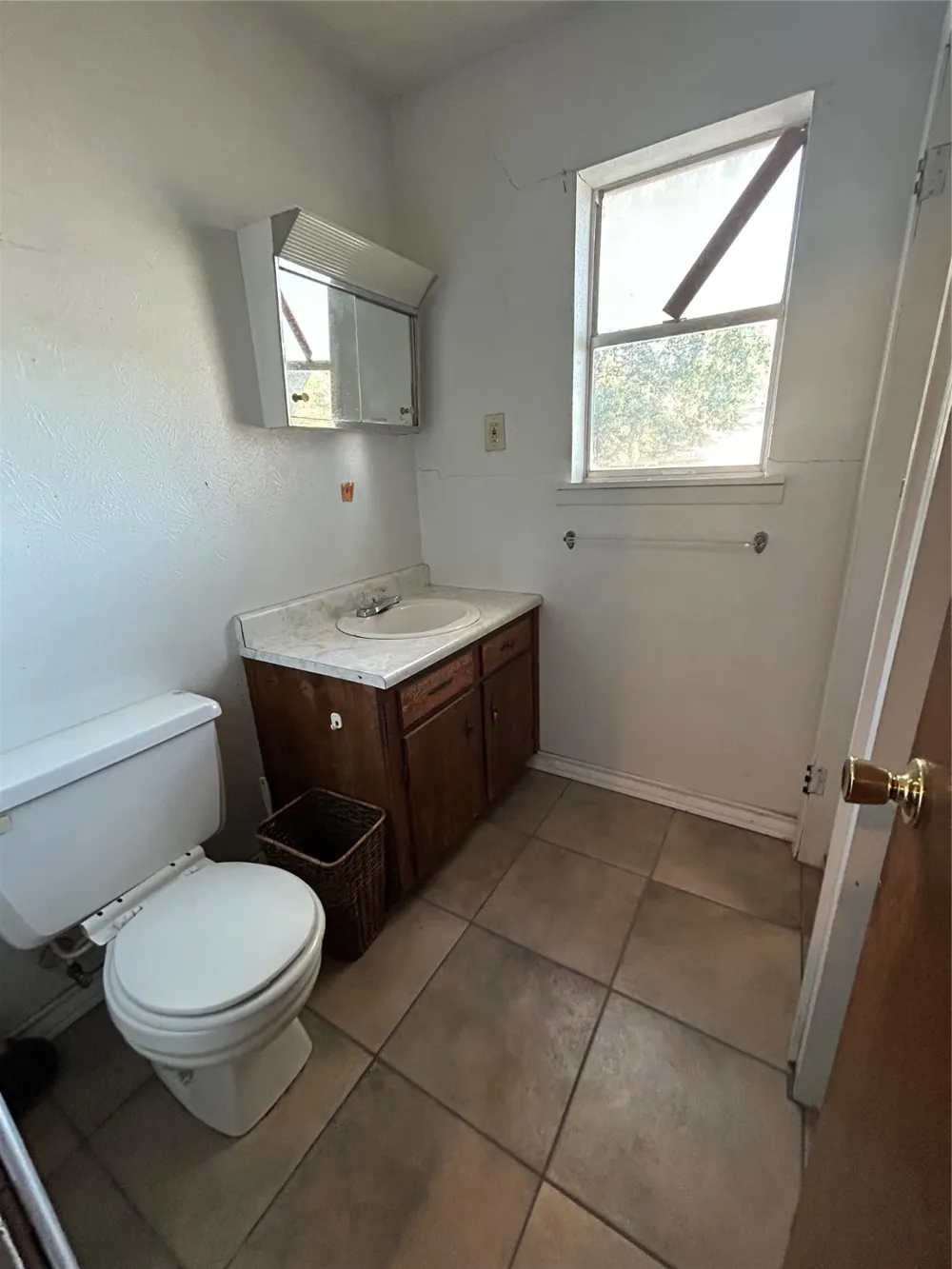 411 E Grand Avenue Comanche, TX 76442