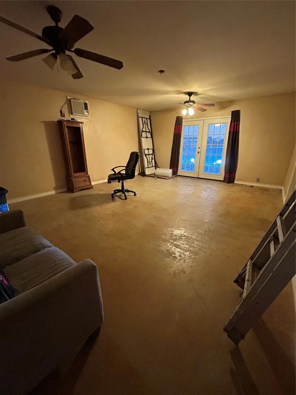 411 E Grand Avenue Comanche, TX 76442