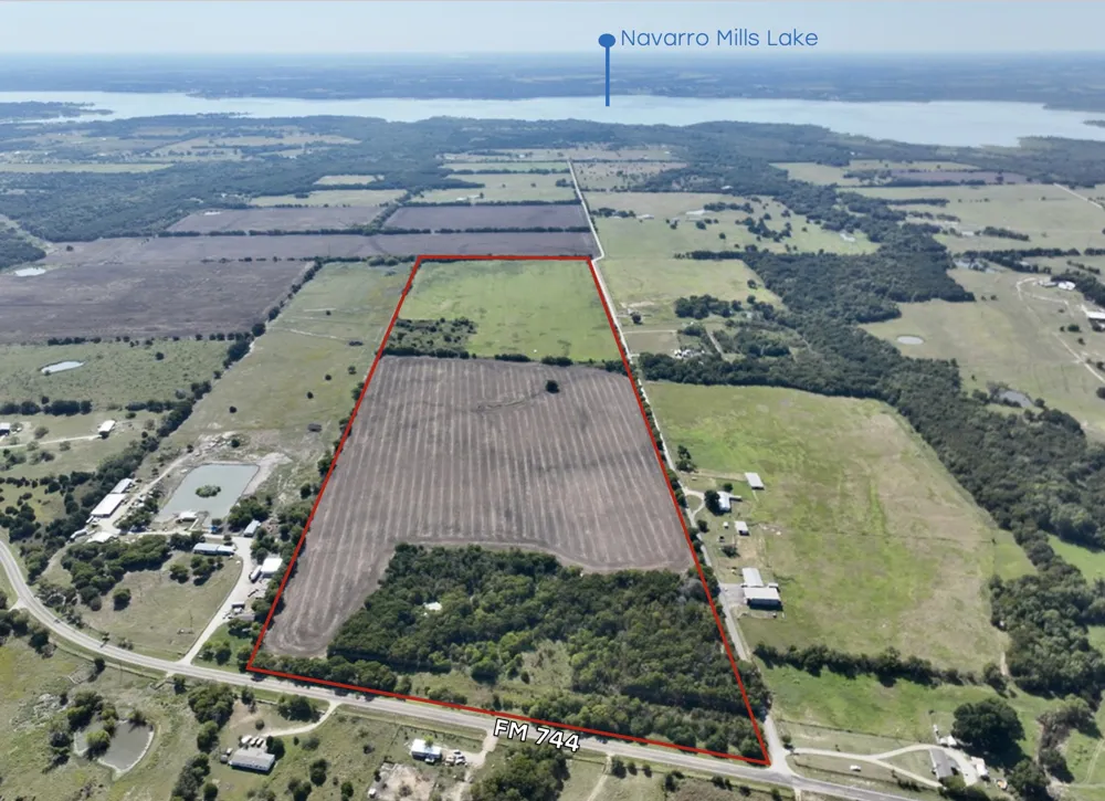 102 Fm 744 Frost, TX 76641