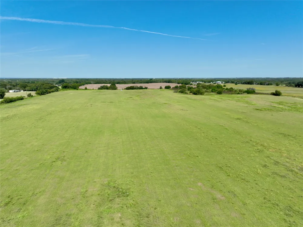 102 Fm 744 Frost, TX 76641