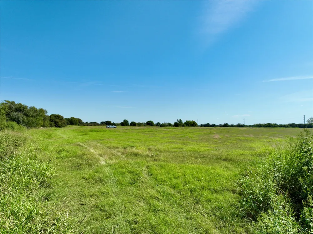 102 Fm 744 Frost, TX 76641