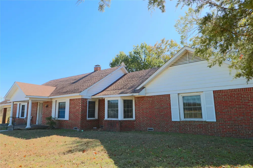 1825 Fm 27 W Wortham, TX 76693